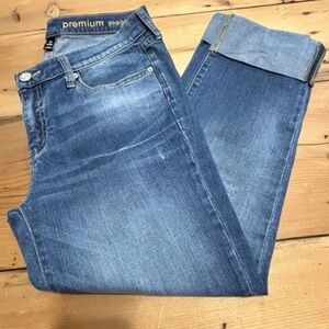 Like New - GAP Straight Crop Jeans - sz 10/30 Stretch 24” inseam